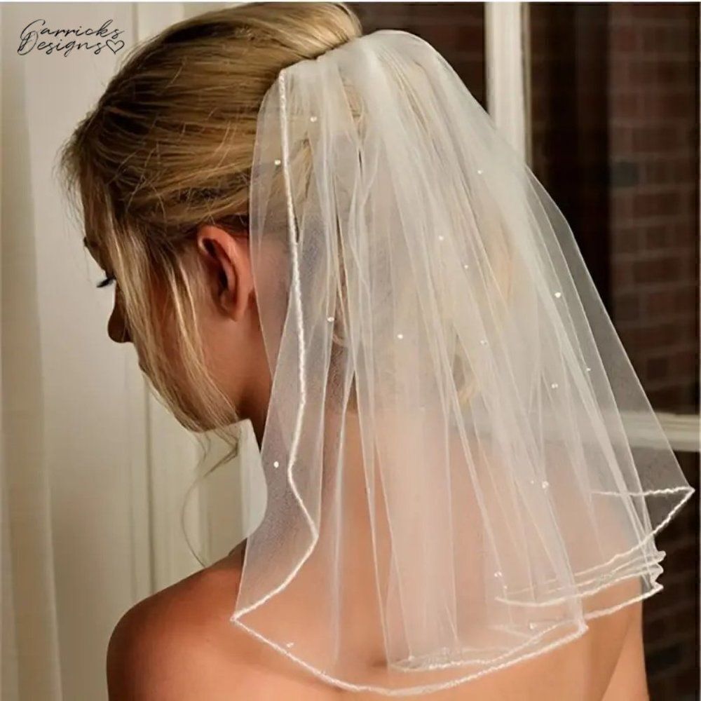 Trim Line Rhinestone Accented Short Bridal Wedding Veil With Built-in Comb